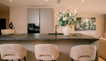 Resa Estates Ibiza apartment Ibiza sale verkoop Roca llisa kitchen counter.JPG